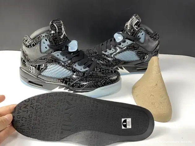 Official Maikesneakers Retro AIR Doernbecher Jordan 633068-010 5 0605